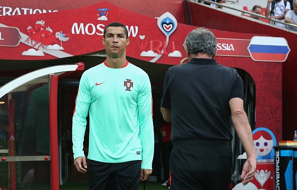 Ronaldo vui ve truoc cao buoc tron thue anh 1