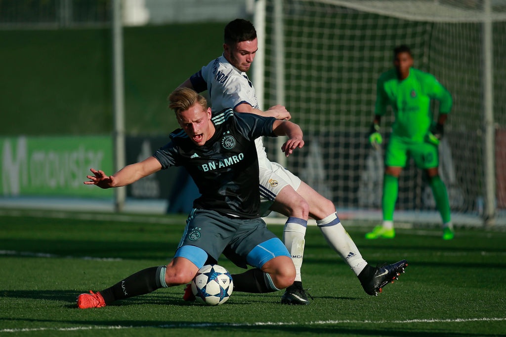 4 sao tre duoc len doi mot Real anh 4