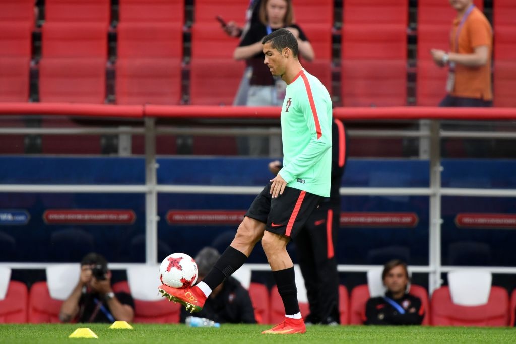 Ronaldo tranh danh hieu vua pha luoi anh 3