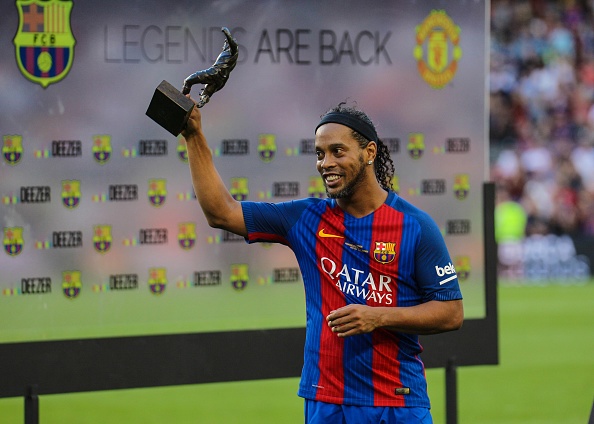 Huyen thoai MU thang cuu ngoi sao Barca anh 11