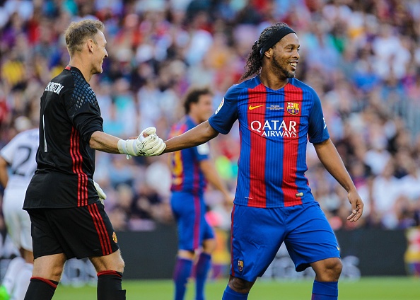 Huyen thoai MU thang cuu ngoi sao Barca anh 10