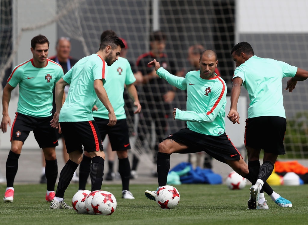 Ronaldo co vu dong doi anh 5