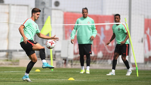 Ronaldo co vu dong doi anh 7