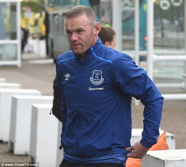 Rooney cung dong doi len duong du dau anh 1