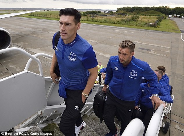 Rooney cung dong doi len duong du dau anh 6