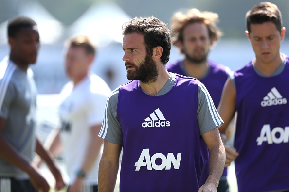 Pogba ngap ngu tren san tap cua MU anh 8