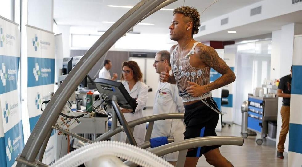 Messi tro lai Barca kiem tra the luc anh 5