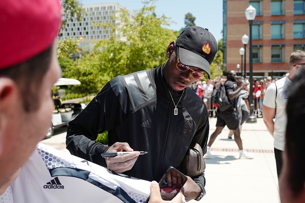 Pogba ngap ngu tren san tap cua MU anh 1