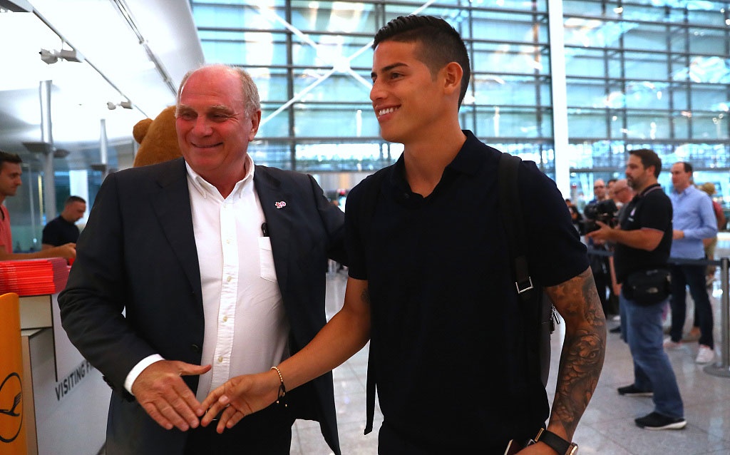 James duoc chao don nong nhiet anh 4