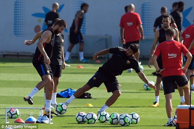 Messi tro lai tap luyen anh 8