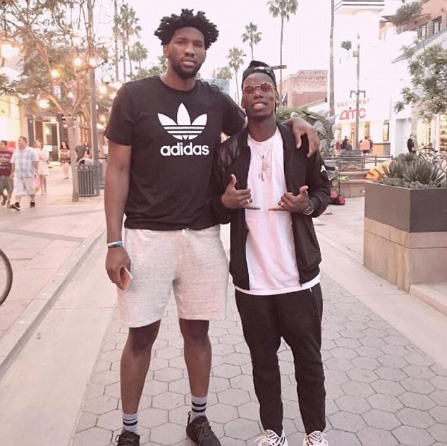 Pogba vượt qua đối thủ cao 2, 13 m ảnh 1 Pogba vuot qua doi thu cao 2, 13 m anh 1