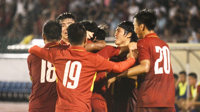 Tuan Anh, Cong Phuong giup U22 VN thang tran thuy chien hinh anh