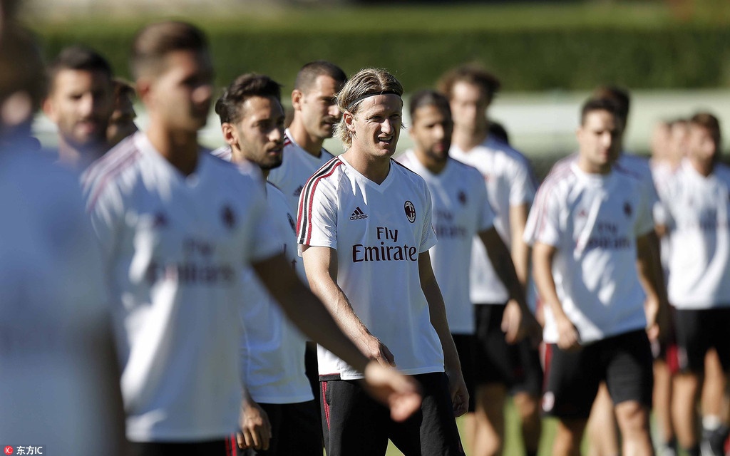 Doi bong Milan tap boxing ren the luc anh 6