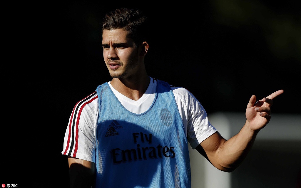 Doi bong Milan tap boxing ren the luc anh 7