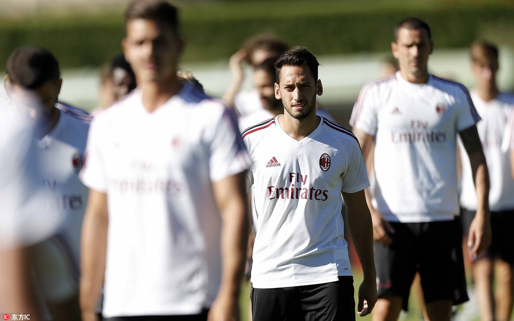 Doi bong Milan tap boxing ren the luc anh 8