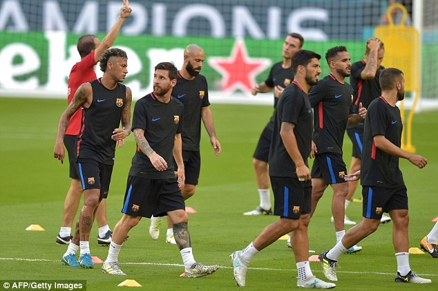 Neymar tro lai sau vu doi danh Semedo anh 6