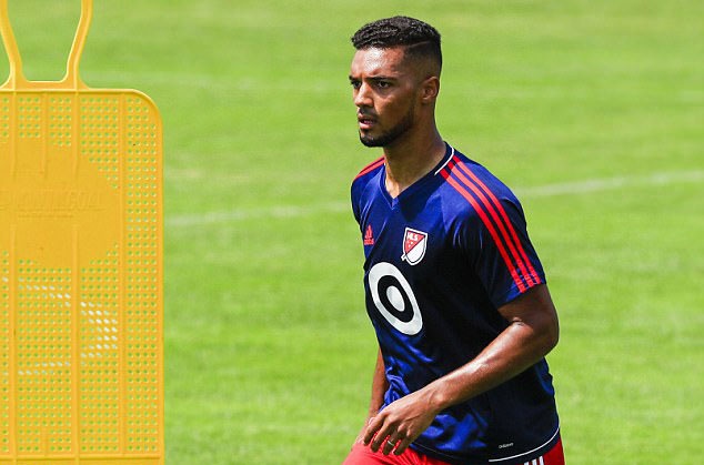 Kaka doi dau doi bong cu Real anh 4