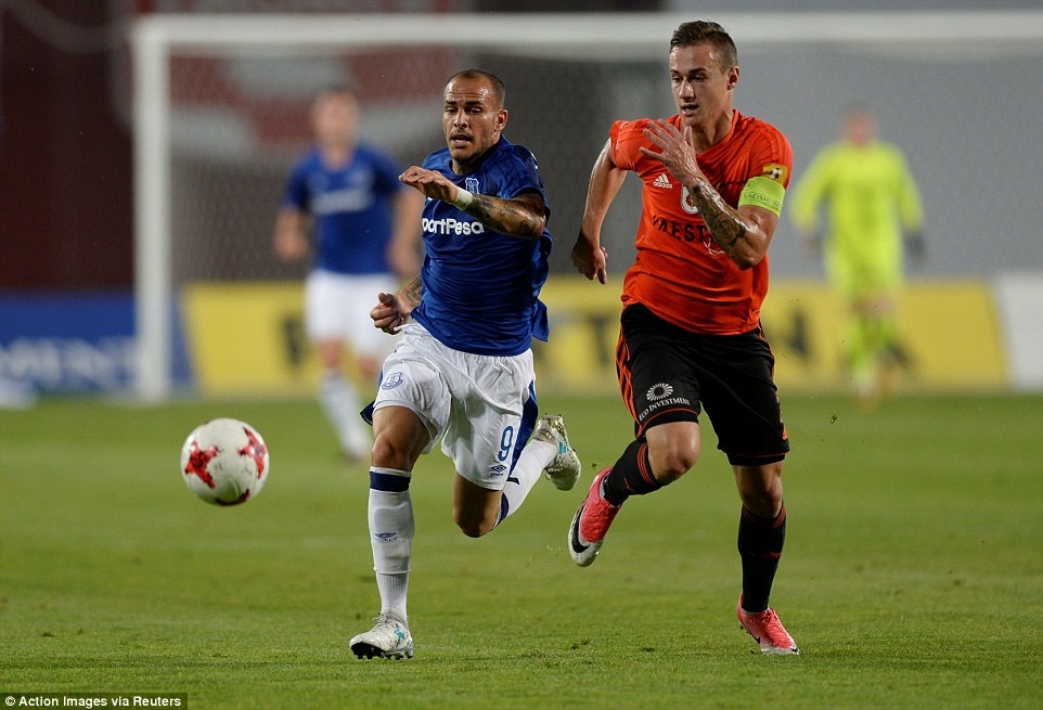 Rooney cung Everton da play-off Europa League anh 9