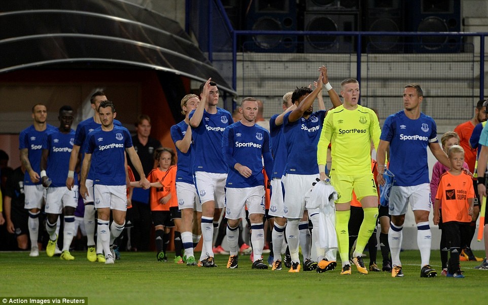 Rooney cung Everton da play-off Europa League anh 4