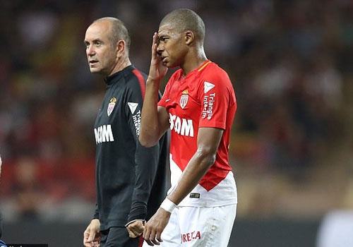 Mbappe chan thuong ngay tran dau mua giai moi hinh anh