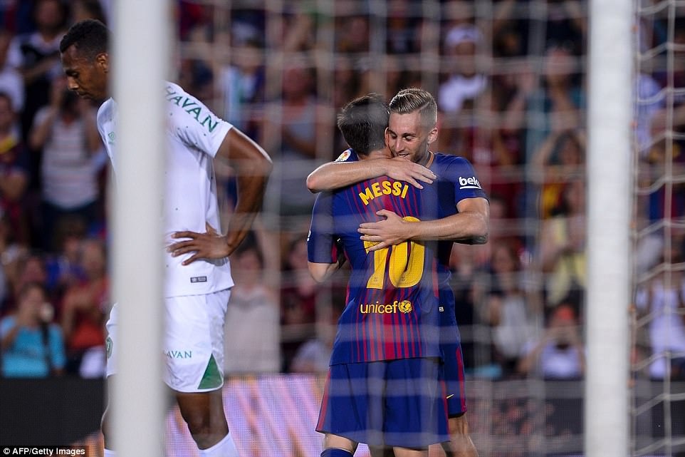 Barca co tran dau cam xuc voi Chapecoense anh 7