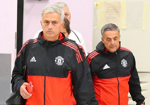 MU buon ba tro ve sau that bai o sieu cup chau Au hinh anh