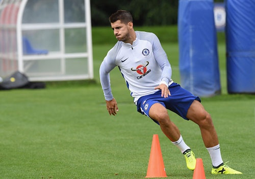 Morata cang thang truoc tran mo man o Premier League hinh anh