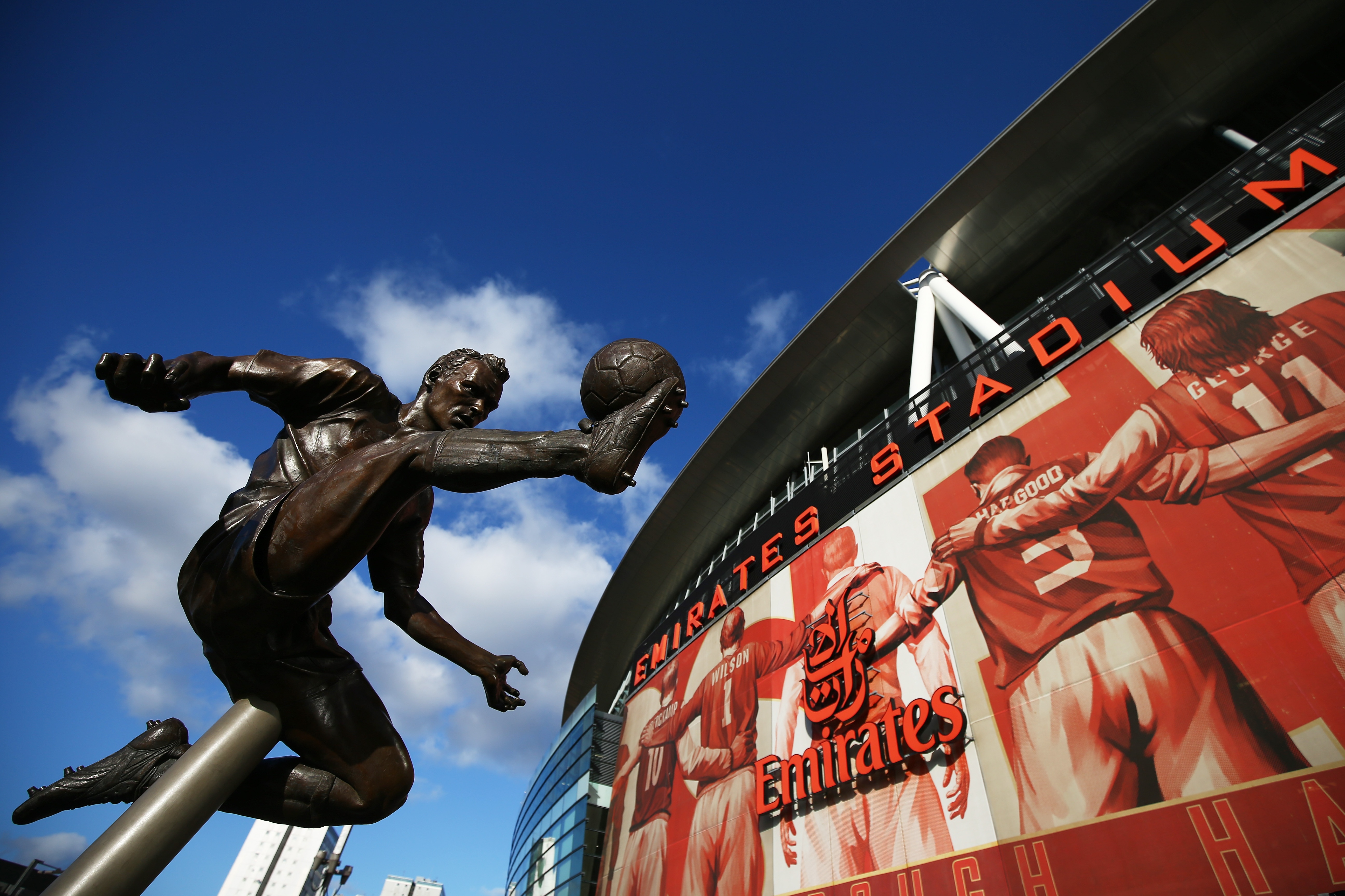 Bergkamp nhan giai ban dep nhat Premier League anh 4