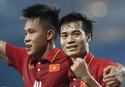 Bau Duc va Huu Thang bat dau 'canh bac' voi Dong Timor hinh anh