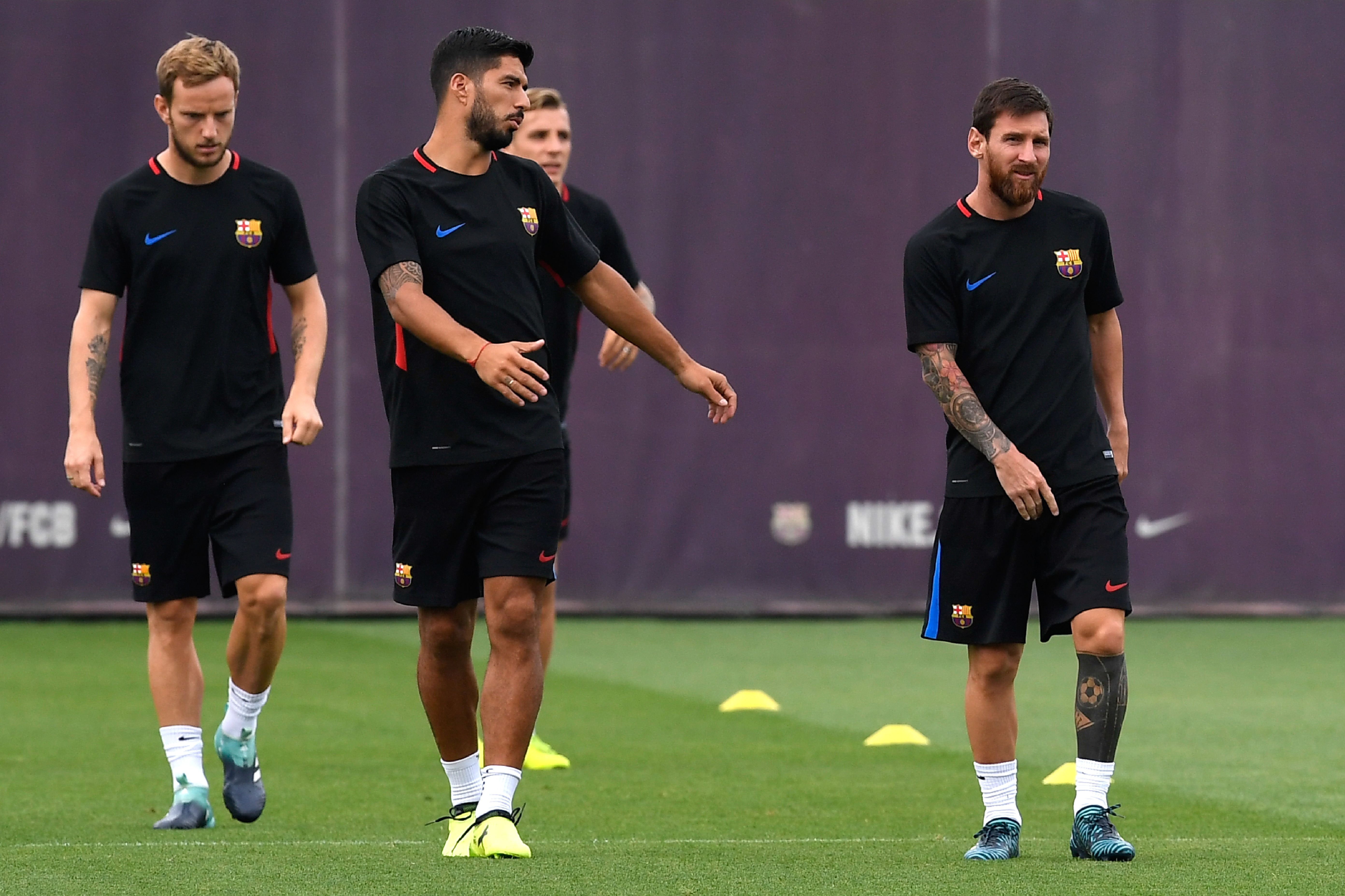 Messi căng thẳng trước lượt về siêu cúp ảnh 7 Messi cang thang truoc luot ve sieu cup anh 7