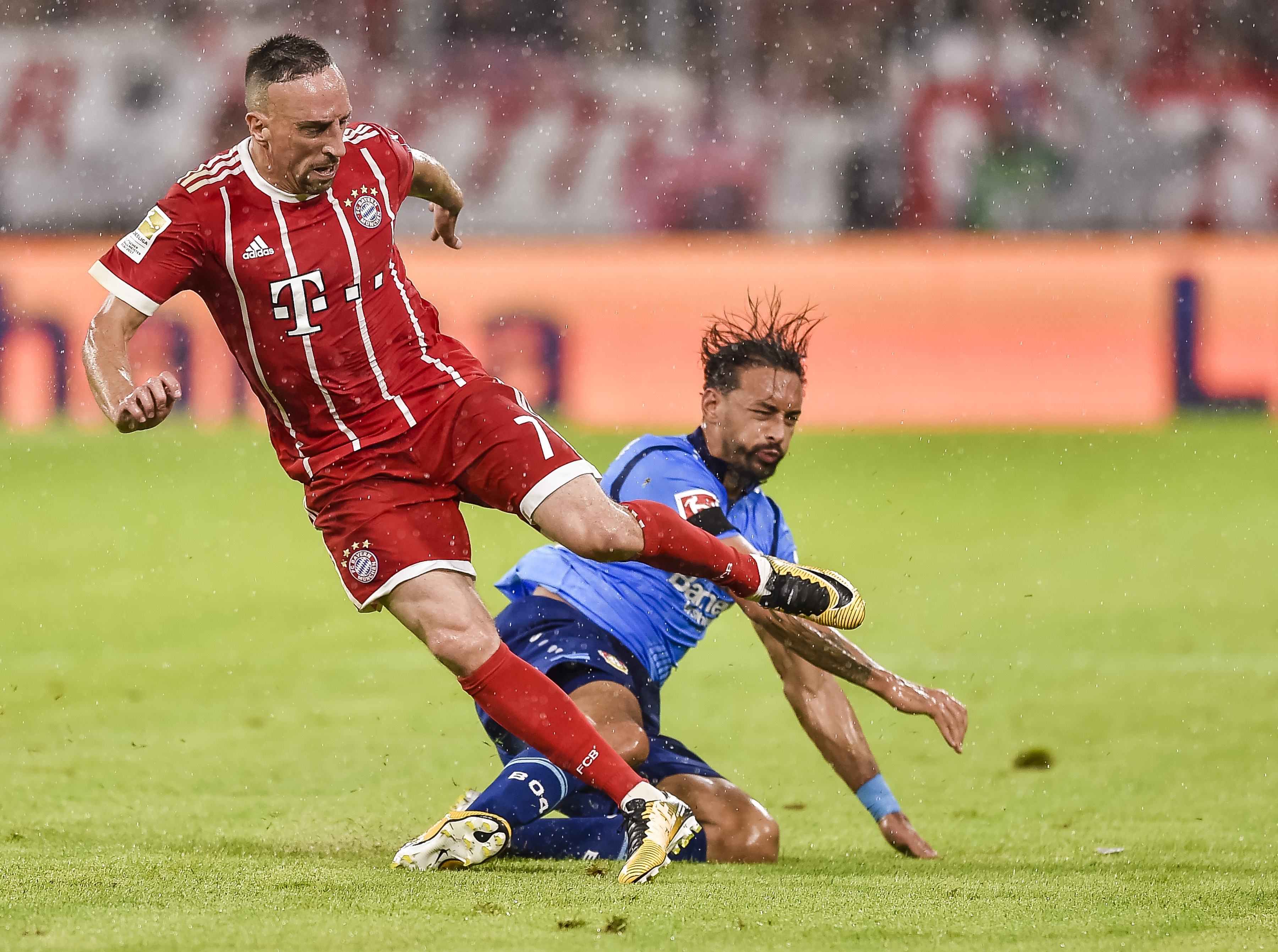 Bayern thang 3-1 trong tran mo man Bundesliga anh 1