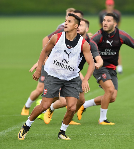 Sanchez vui vẻ tập luyện cùng đồng đội ảnh 3 Sanchez vui ve tap luyen cung dong doi anh 3