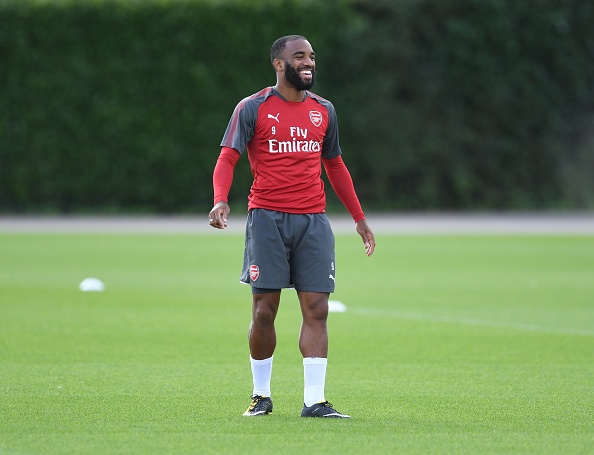 Sanchez vui vẻ tập luyện cùng đồng đội ảnh 9 Sanchez vui ve tap luyen cung dong doi anh 9