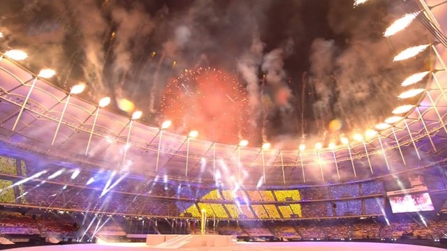 Man phao hoa doc dao va hoanh trang o le khai mac SEA Games 29 hinh anh