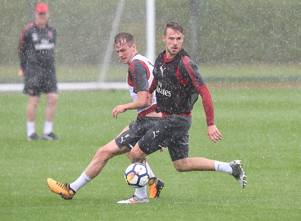 Sanchez vui vẻ tập luyện cùng đồng đội ảnh 6 Sanchez vui ve tap luyen cung dong doi anh 6