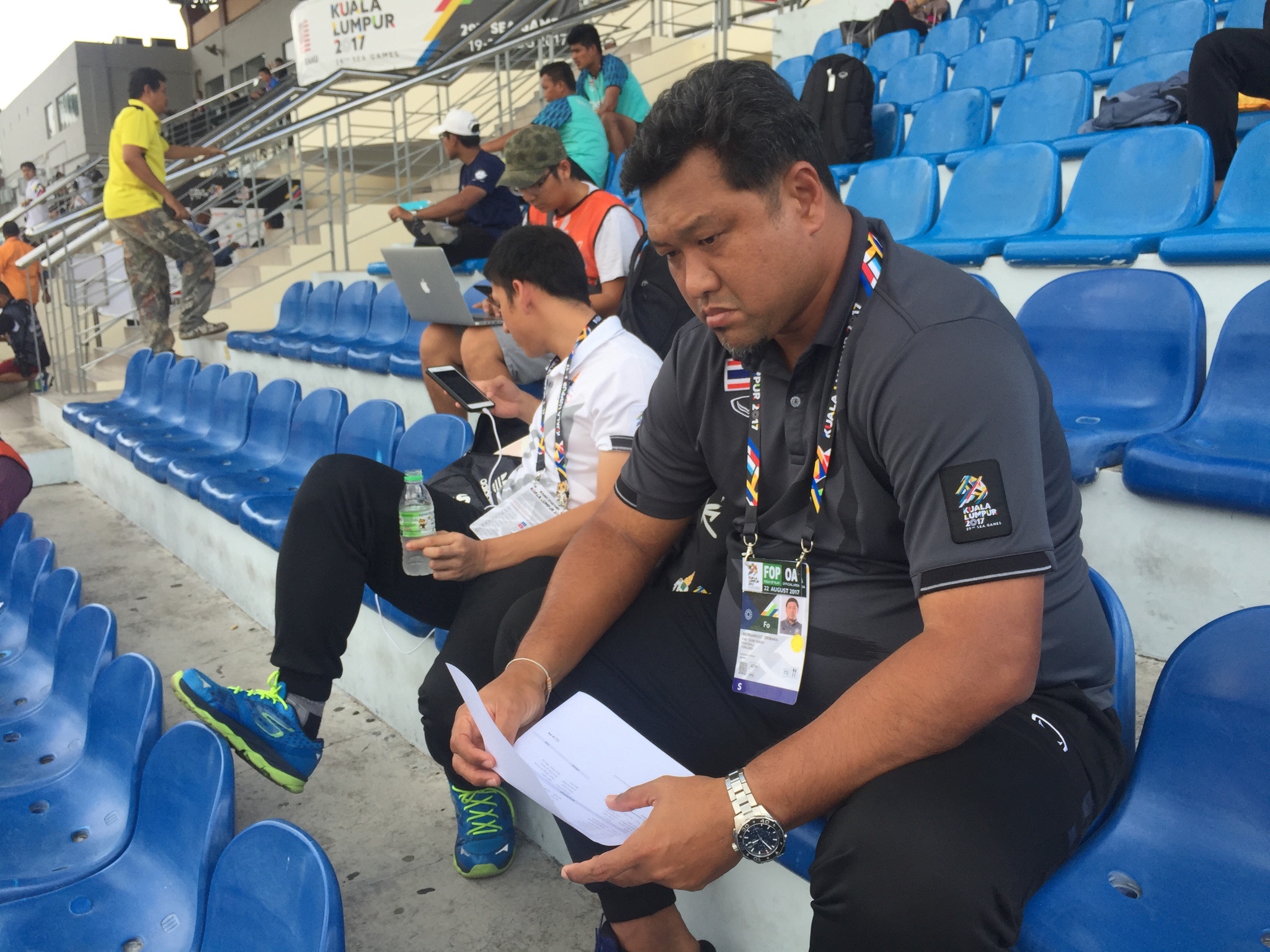 HLV Thái Lan cũng xin từ chức, ảnh 1 HLV Thai Lan cung xin tu chuc, anh 1