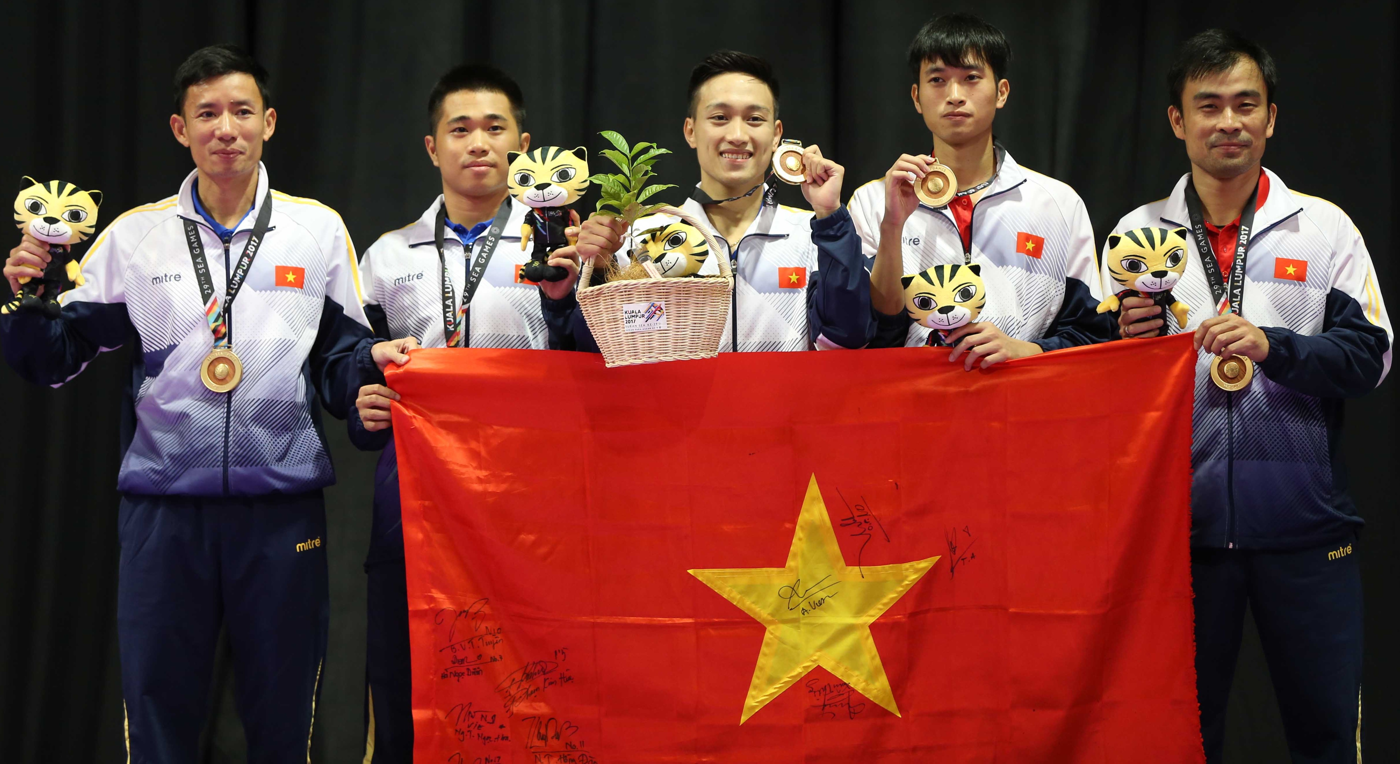 Danh bai Singapore, tuyen bong ban nam VN gianh HCV lich su hinh anh