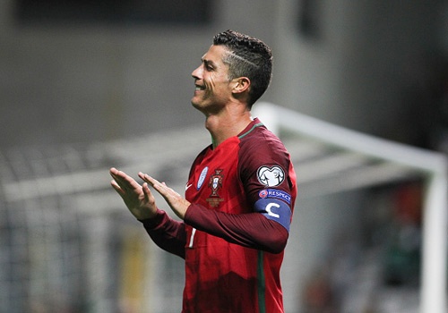 Pele mung CR7 vao top 5 huyen thoai o doi tuyen quoc gia hinh anh