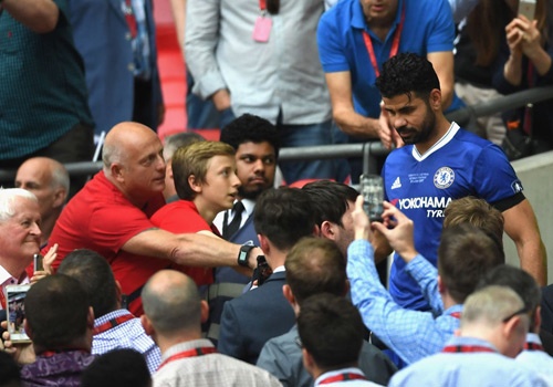 Chelsea loai Costa khoi danh sach du Champions League hinh anh
