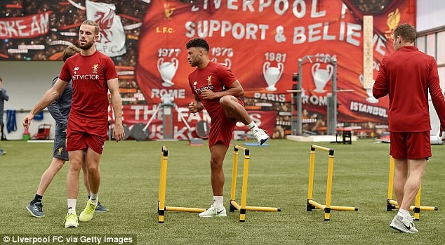 Chamberlain hào hứng tập luyện ở Liverpool ảnh 1 Chamberlain hao hung tap luyen o Liverpool anh 1