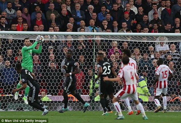 De Gea đưa bạn gái đi ăn ảnh 4 De Gea dua ban gai di an anh 4