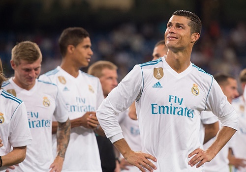 Cau thu Real dong loat len tieng doi bong can Ronaldo hinh anh