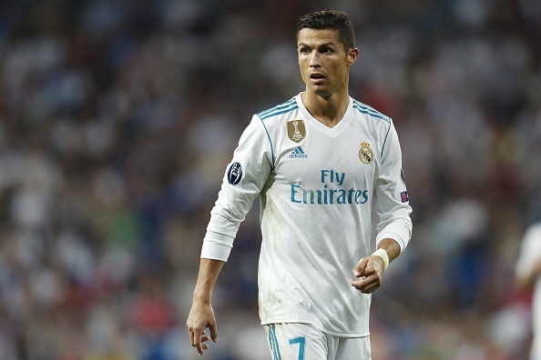 Ronaldo cùng bạn gái cổ vũ CLB cũ ảnh 5 Ronaldo cung ban gai co vu CLB cu anh 5