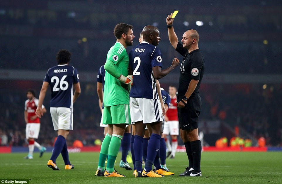 Lacazette lap cu dup cho Arsenal anh 6