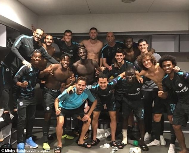 Torres,  Costa chup cung Batshuayi anh 7