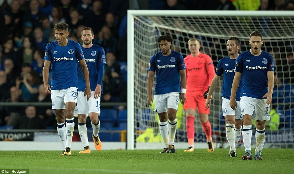 Rooney trung phat sai lam cua doi phuong anh 1