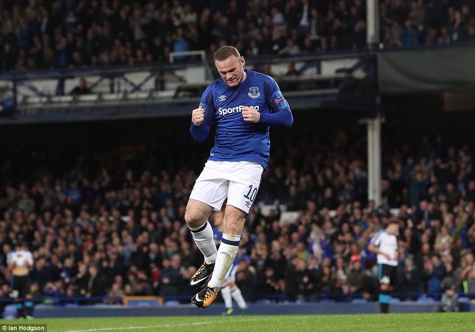 Rooney trung phat sai lam cua doi phuong anh 4