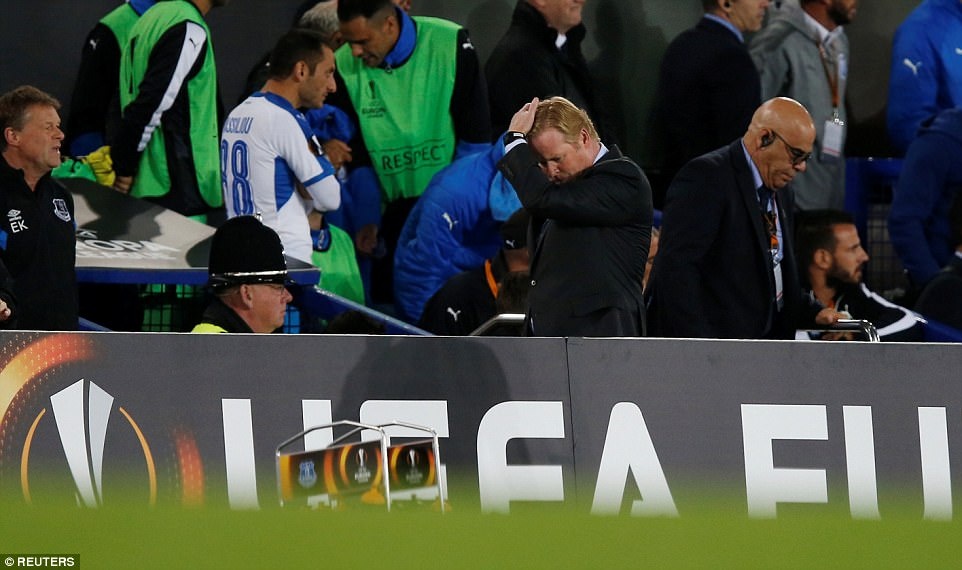 Rooney trung phat sai lam cua doi phuong anh 9