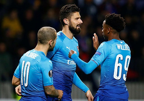 Arsenal tiep tuc choi thang hoa o Europa League hinh anh