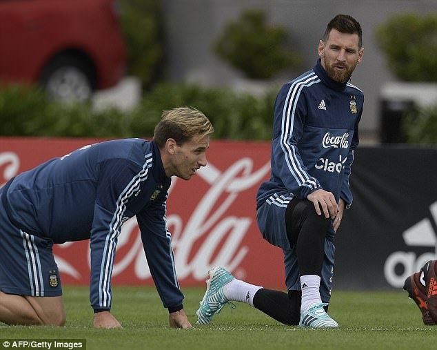 Messi tich cuc tap luyen anh 3